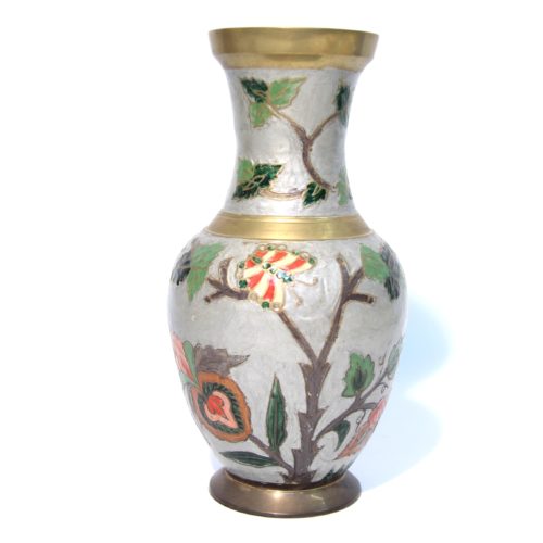 Vase artisanal en laiton