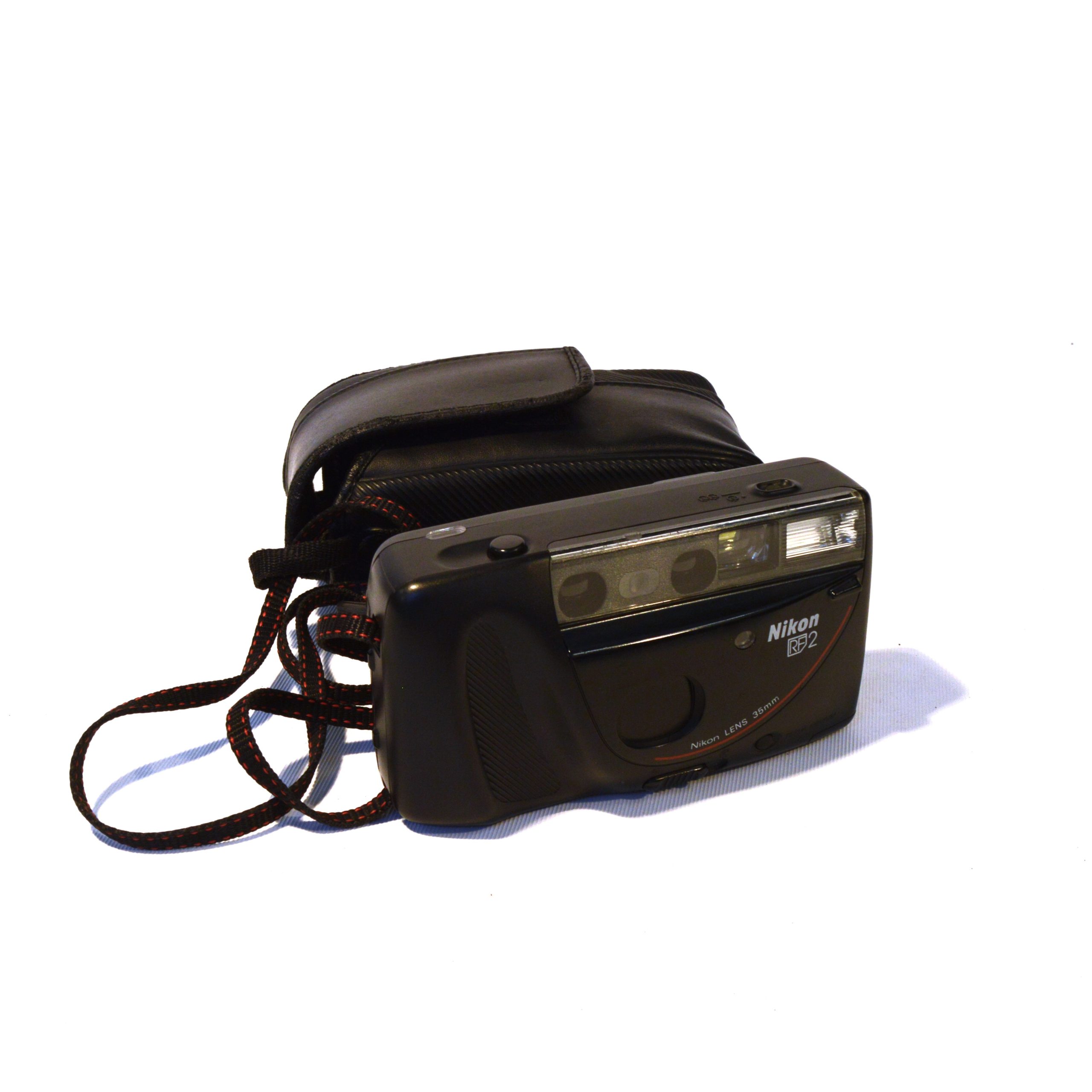 Appareil photo compact “Nikon RF2”