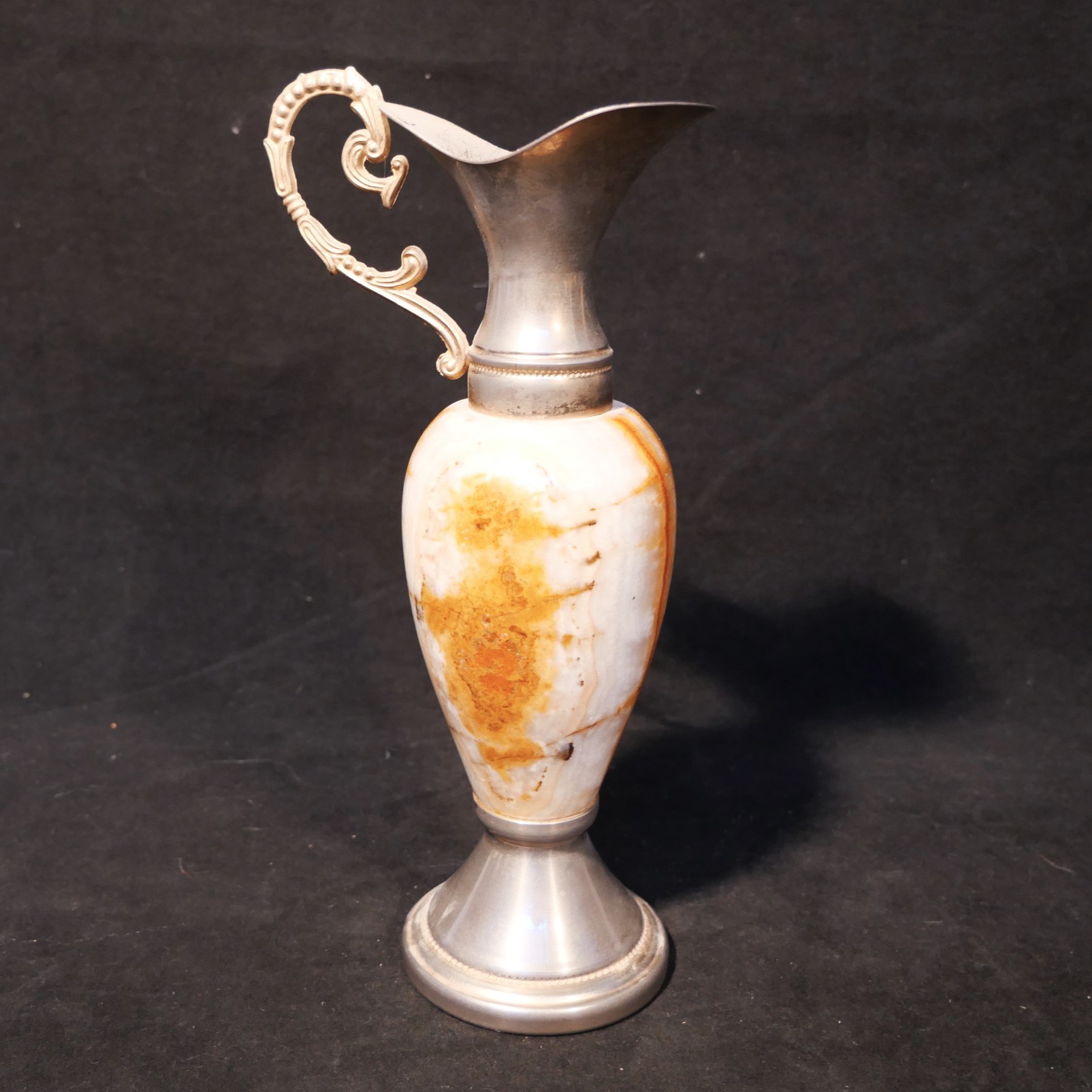 Vase soliflore en onyx du Pakistan