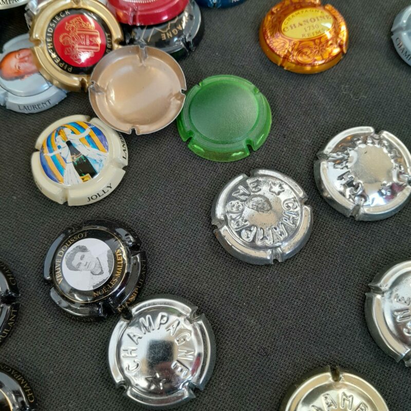 Lot de 528 capsules de champagne