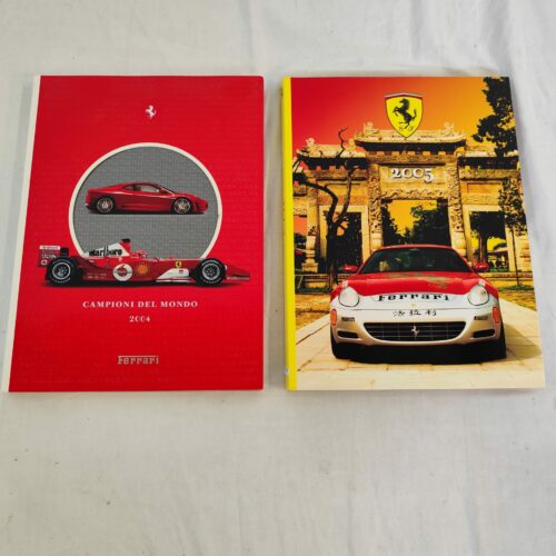 Lot de 2 livres Ferrari (2004 et 2005)